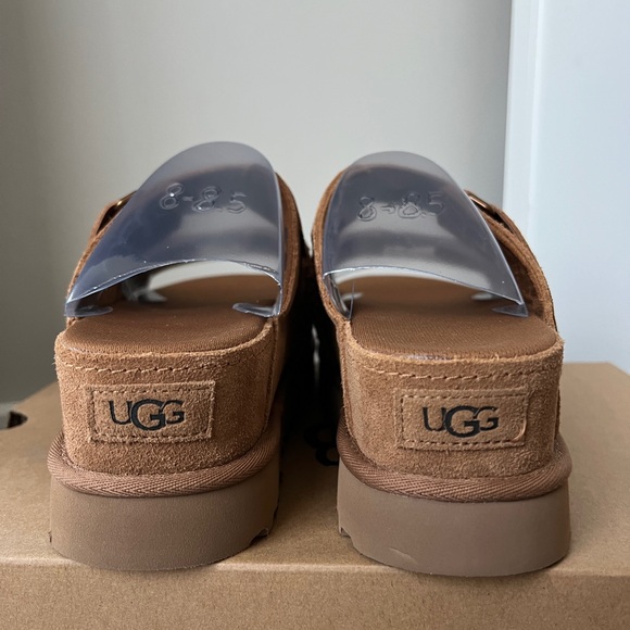 UGG Goldenstar Hi Slide Platform Sandals - Chestnut - Picture 13 of 13
